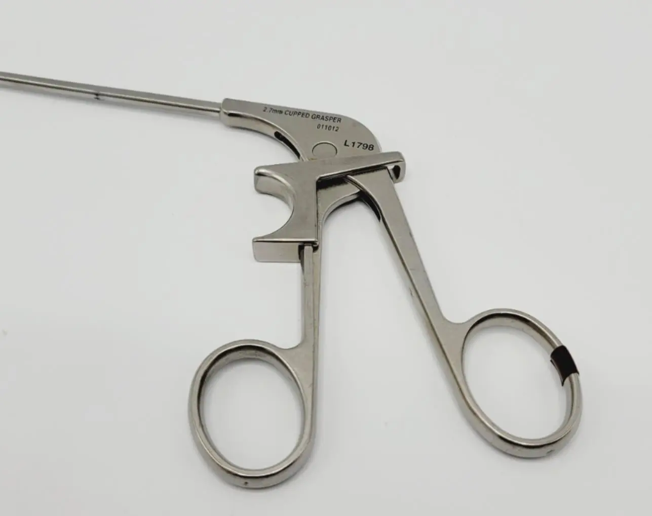 Acufex 011012 Cupped Grasping Forceps 2.7mm Arthroscopy 9-1/2" - Image 3
