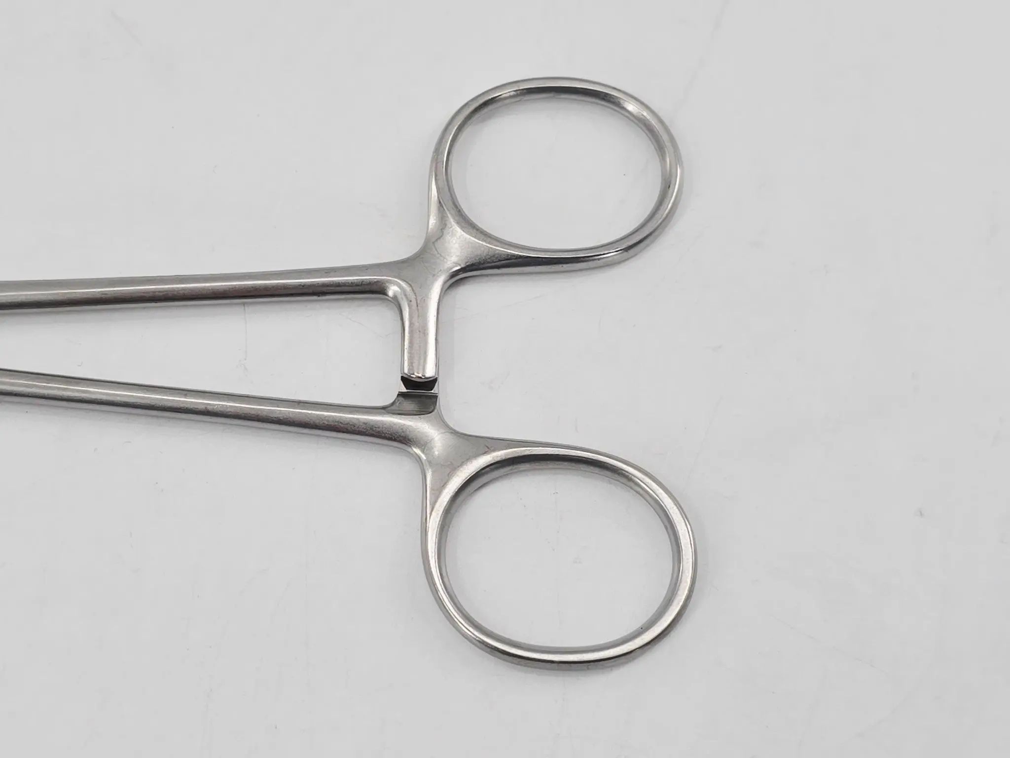 Aesculap BJ075R Kieback Dissecting & Ligature Forceps Curved Serrated 9-1/4" - Image 3