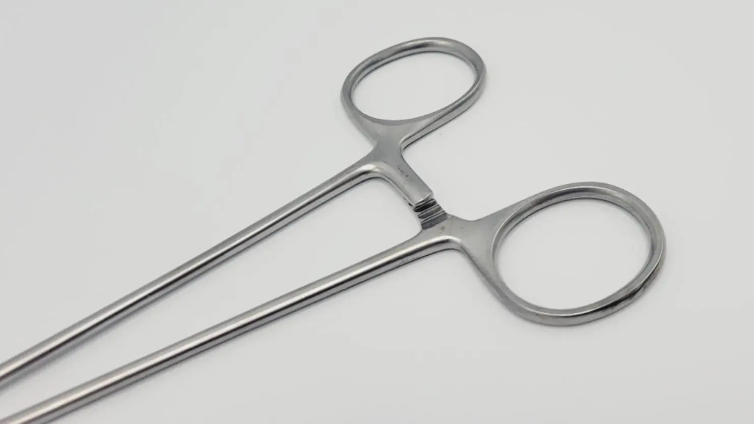 Aesculap BM037R DeBakey Durogrip TC Needle Holder Straight 10.25in - Image 2