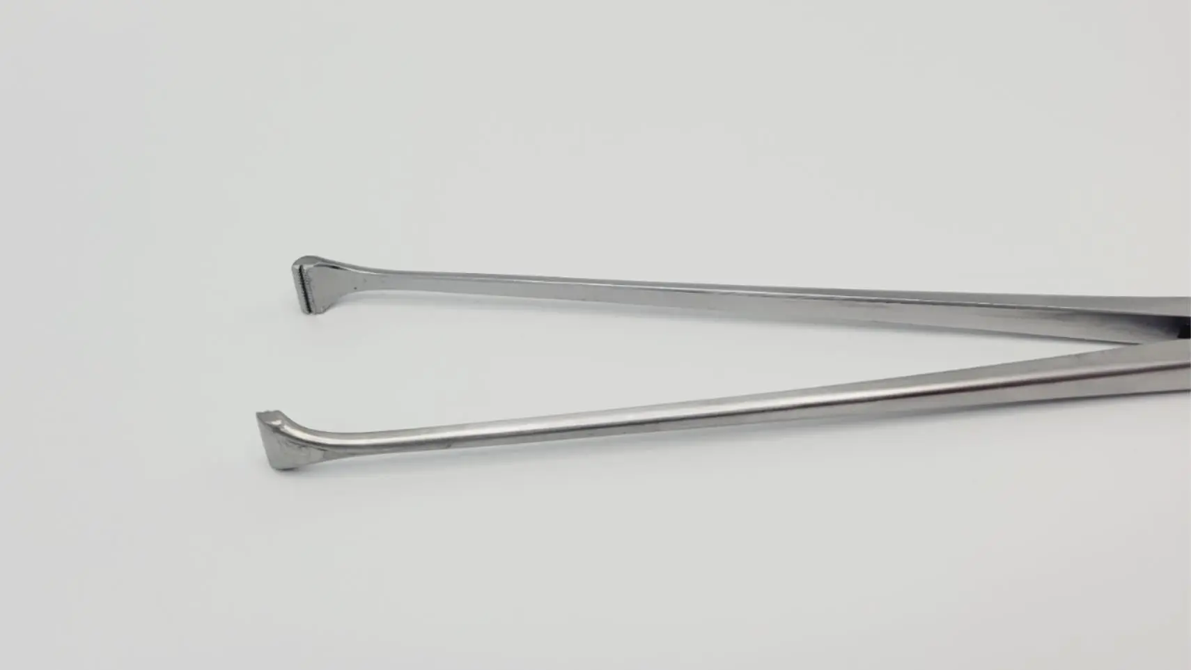 Aesculap BM037R DeBakey Durogrip TC Needle Holder Straight 10.25in - Image 3