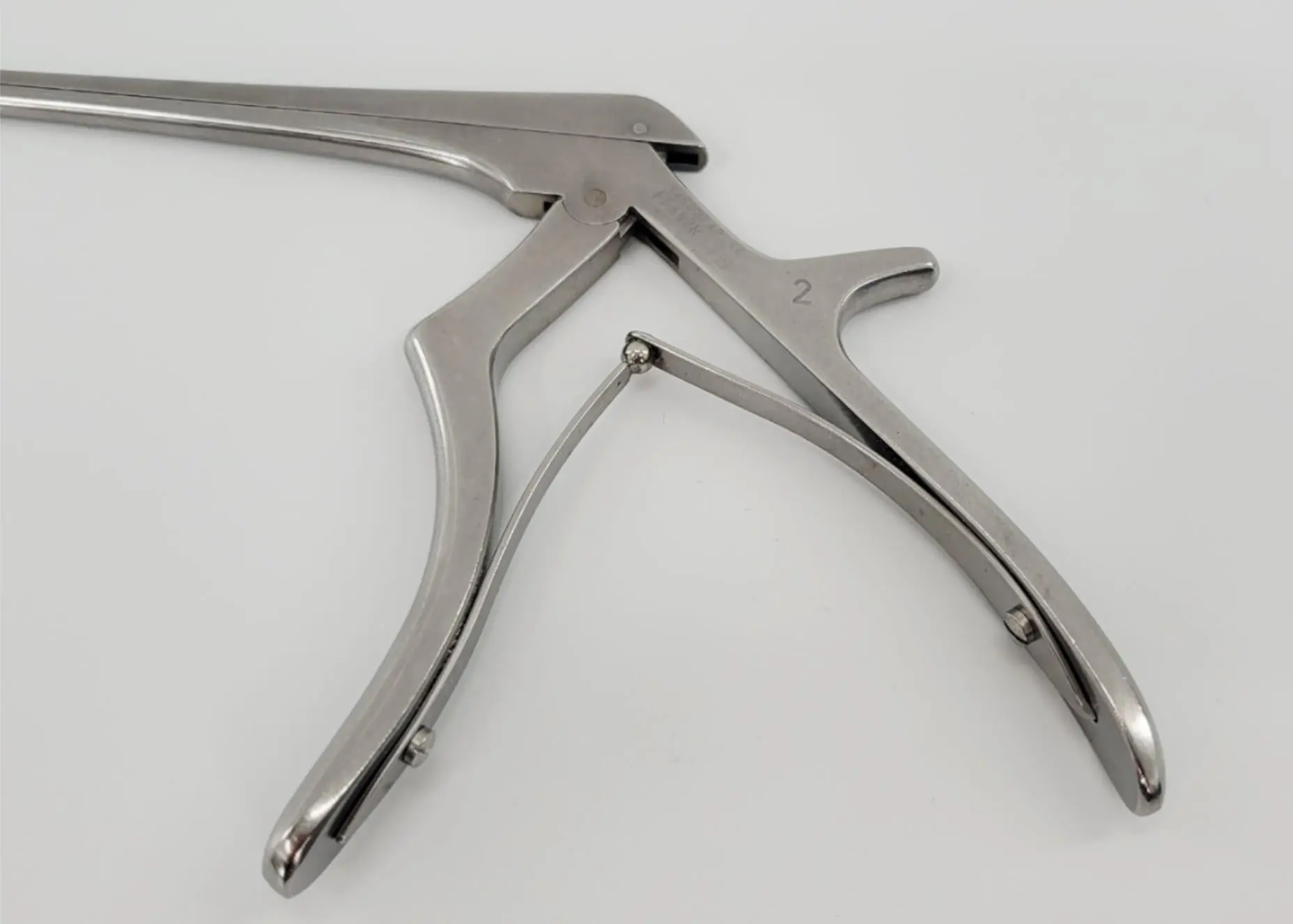 Aesculap FF682R Kerrison Non-Detachable Rongeur 130° Upward 12" - Image 3