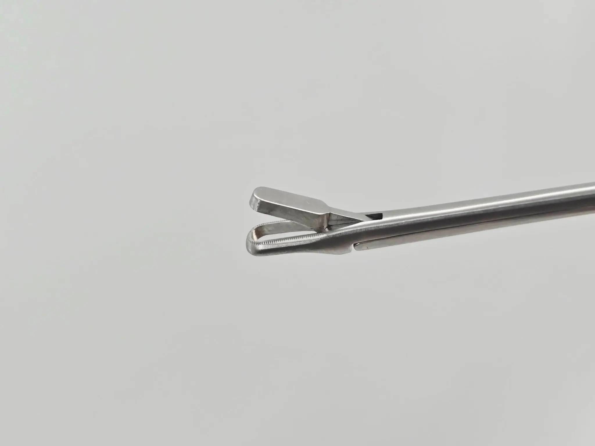 Aesculap OK613R Gruenwald-Henke Conchotome Nasal Cutting Forceps Straight 4mm 7" - Image 4