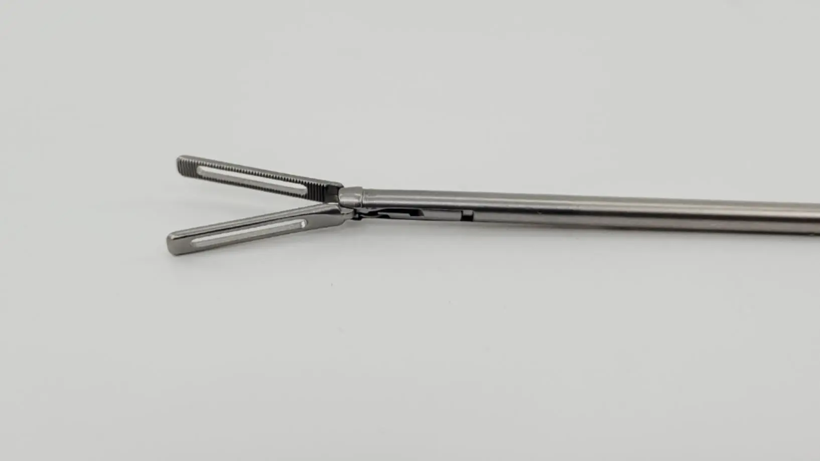 Aesculap PO365R ADTEC Mini Grasping Forceps Jaw Inserts Straight Serrated - Image 3