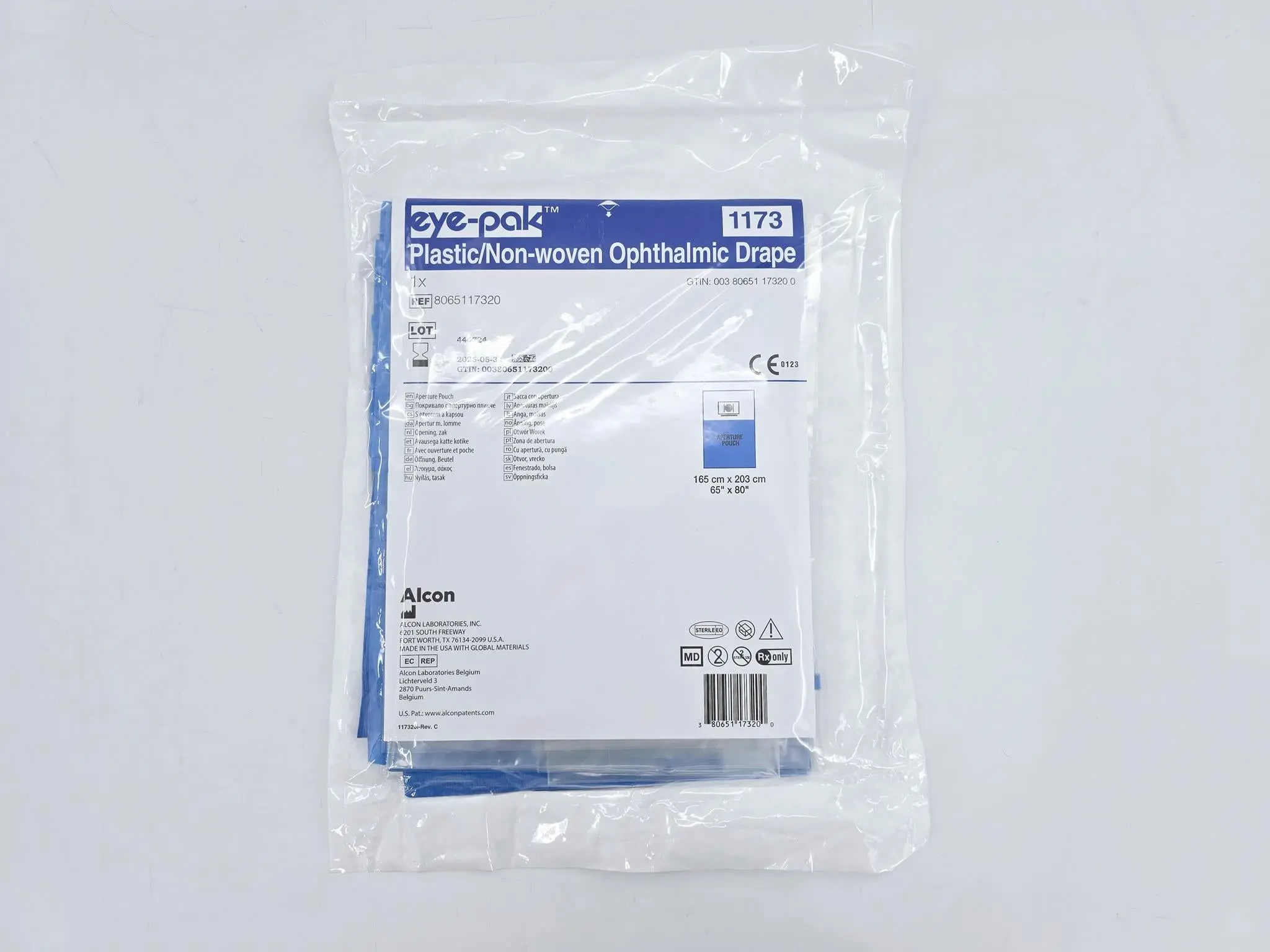 Alcon 8065117320 Eye-Pak 1173 Plastic/Non-woven Ophthalmic Drape Aperture Pouch 65" x 80" - Image 2