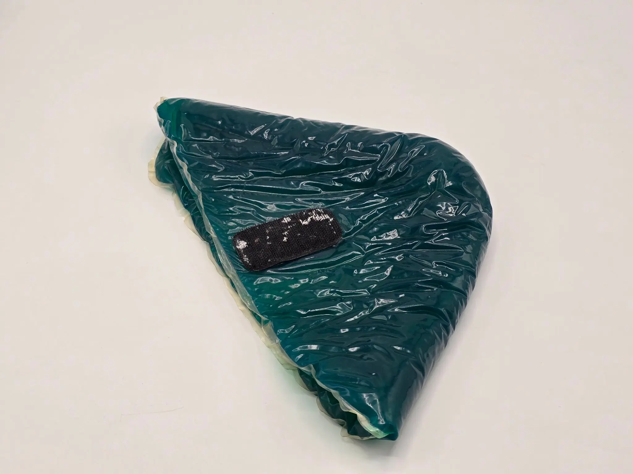 AliMed Oasis 930708 Gel Surgical Patient Positioner Wedge Pad 8.5x7.5 - Image 4