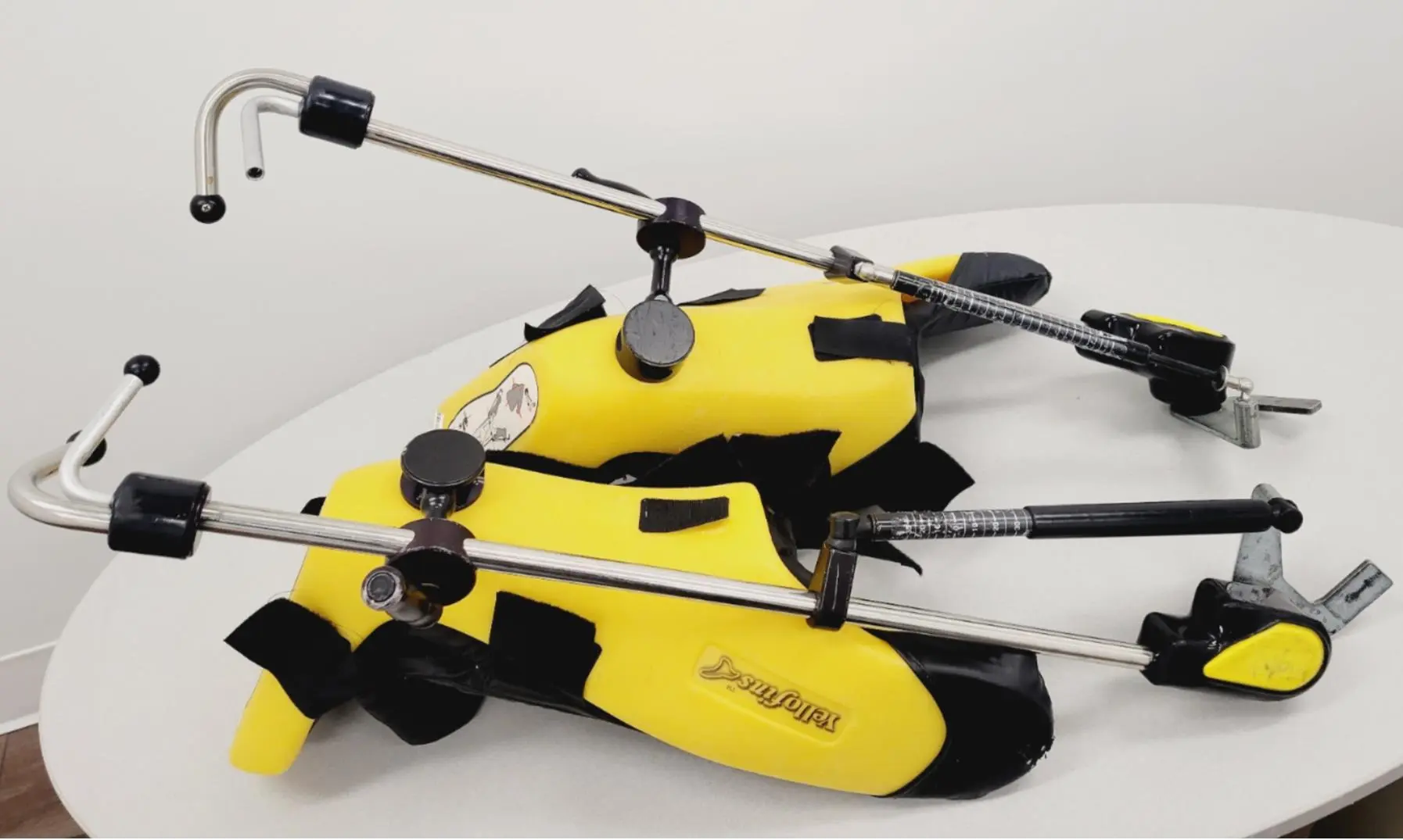 Allen Medical Yellowfin Stirrups Left & Right w/ Reusable Pads & Cart - Image 2