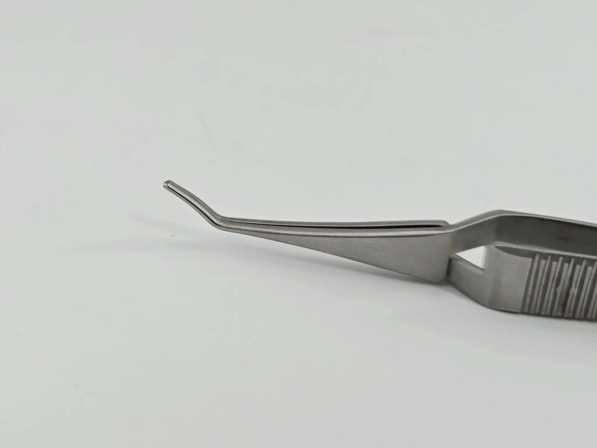 Ambler Surgical 2557E Scleral Plug Forceps Vaulted Shafts 3.5mm Spread 4-1/8" - Image 4