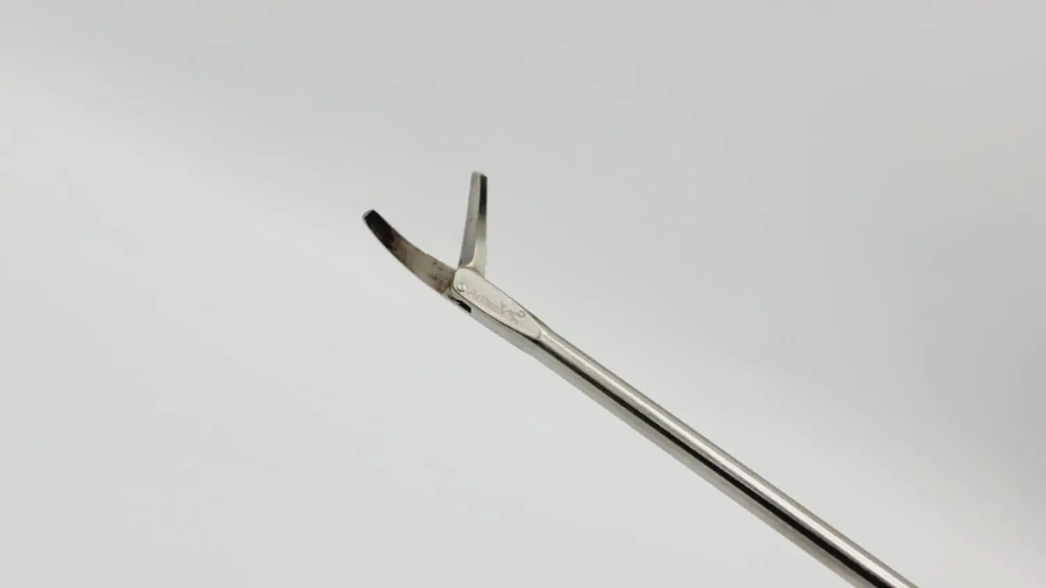 Arthrex AR-12160 Scissor Left Curved 03.4mm Straight Shaft 9" - Image 2