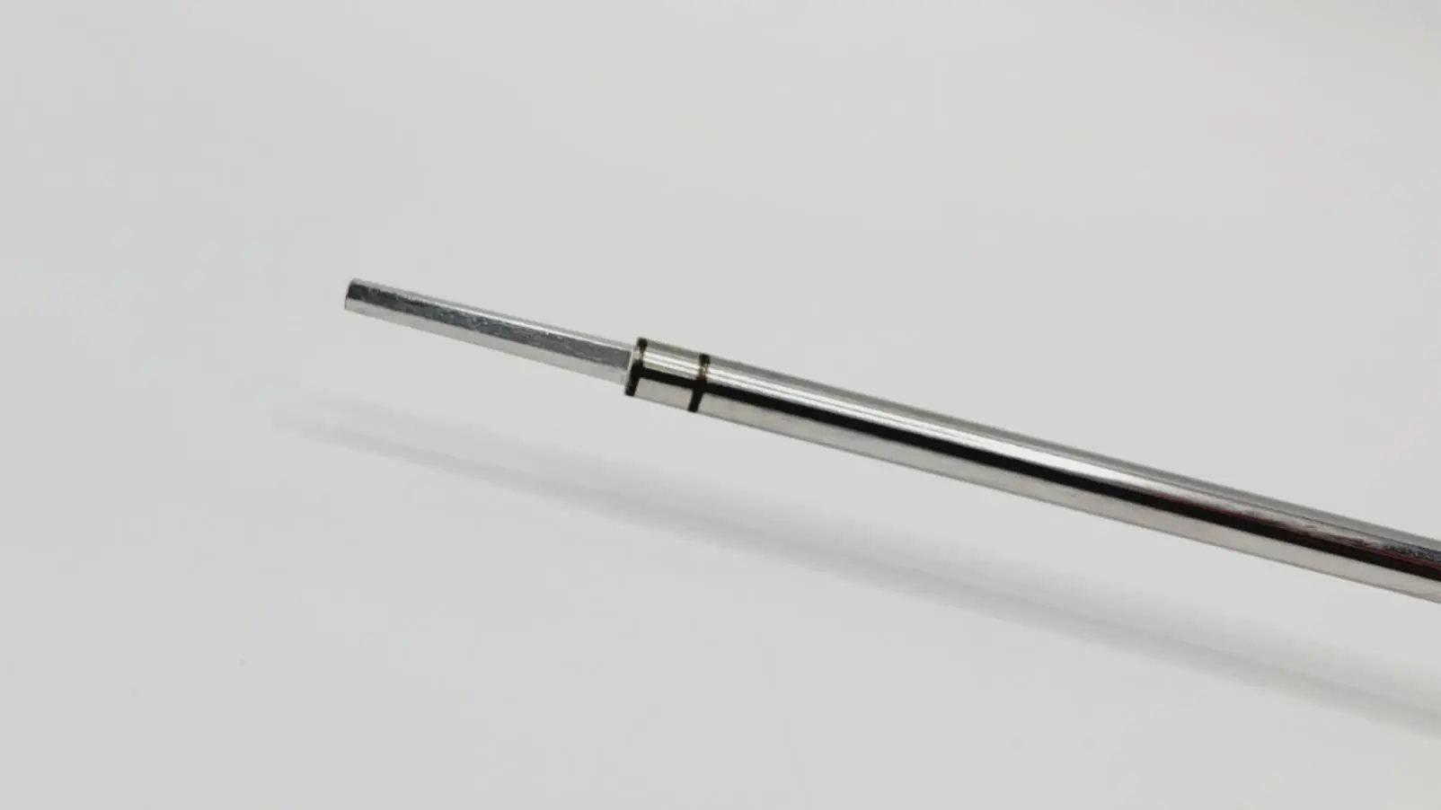 Arthrex AR-1386 Cannulated Hex Driver Arthroscopy 9-7/8" - Image 2
