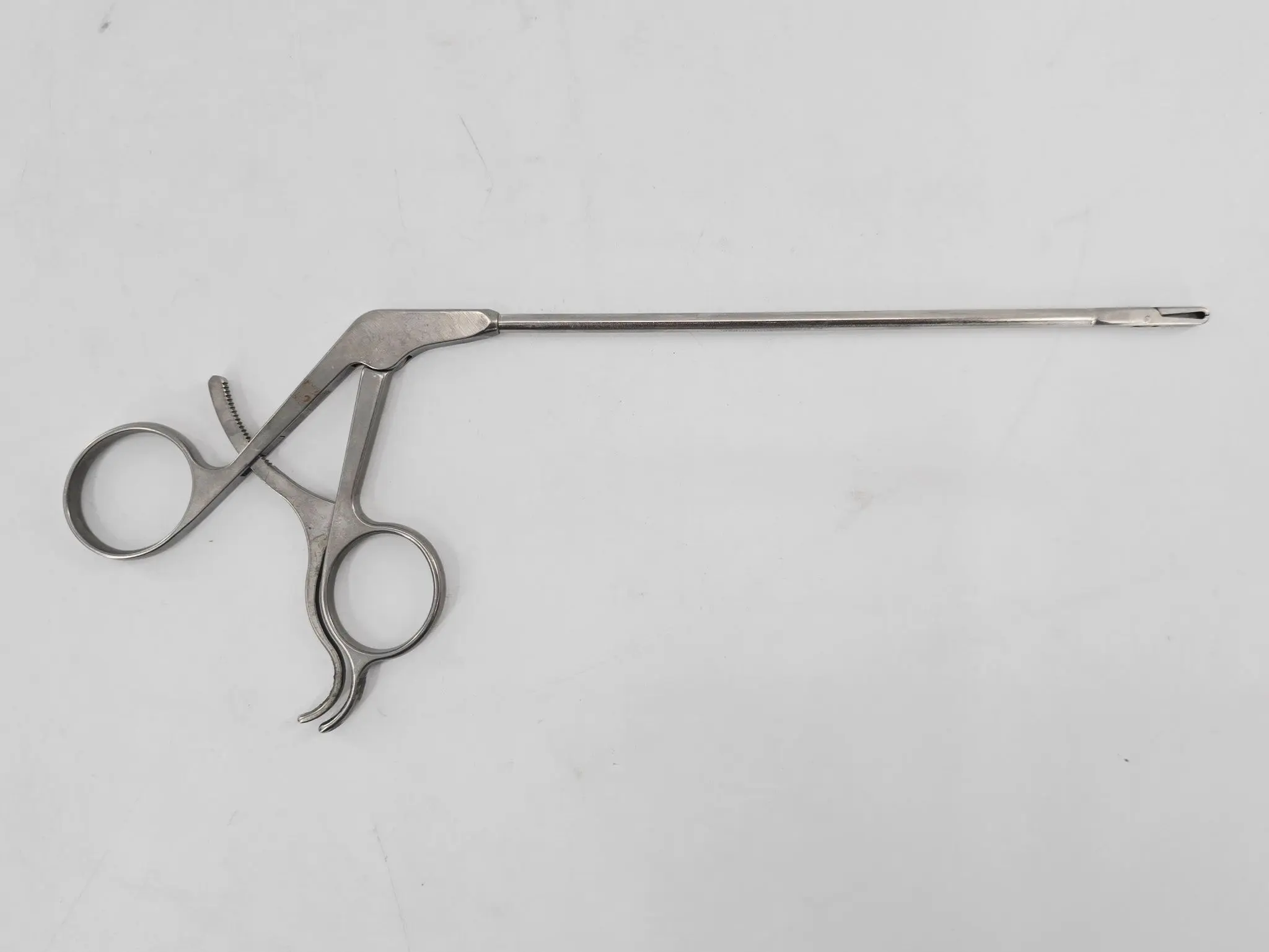 Arthrex AR-13960 Rotator Cuff Grasper 4.2mm Straight Shaft 9-7/8" - Image 2