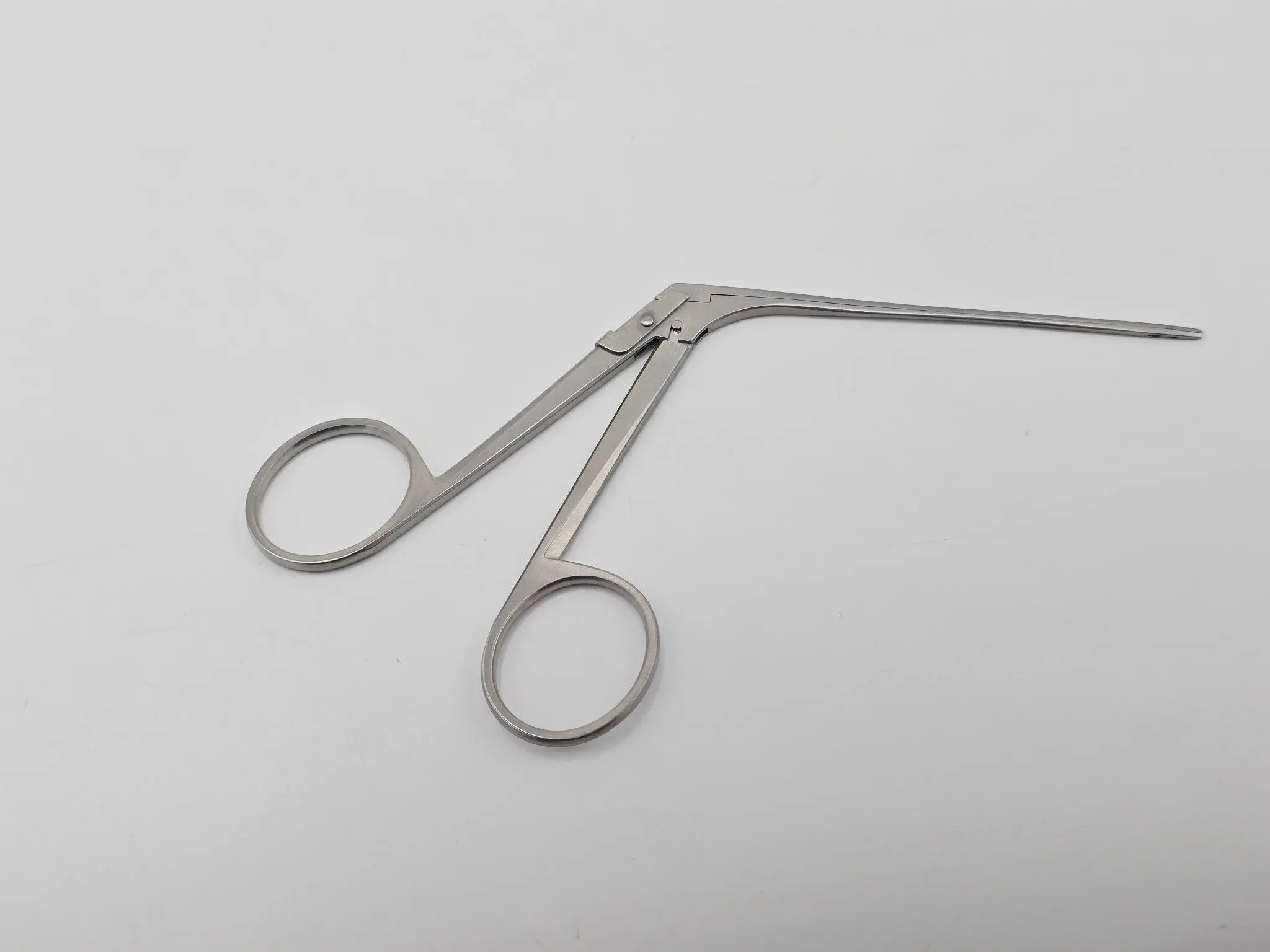 Avalign VM101-3250 Alligator Ear Forceps 5.5" - Image 4