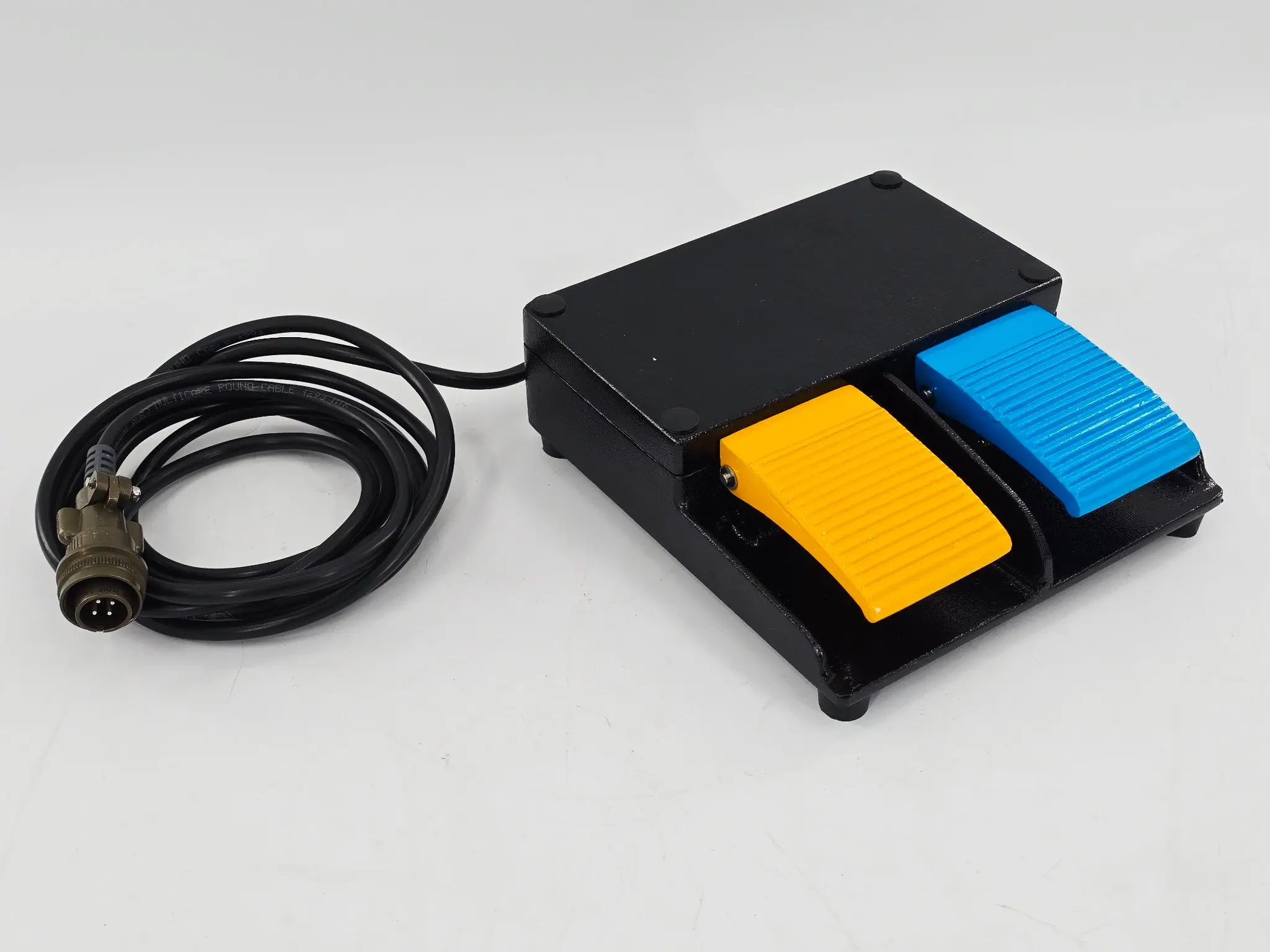 Axia Surgical VAL-045 Dual Foot Switch - Image 2