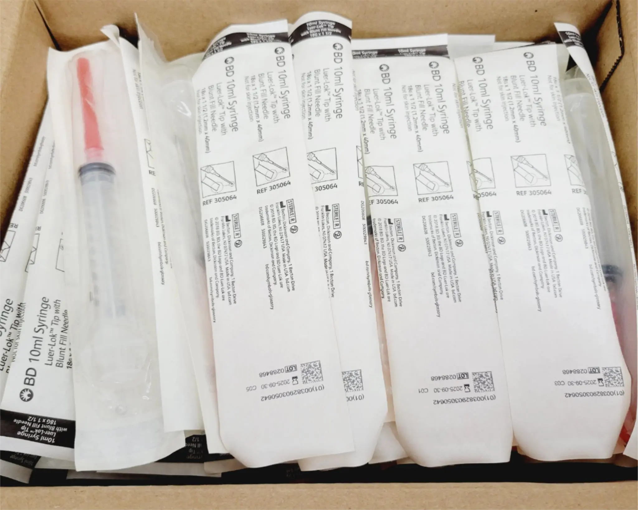 BD 305064 10ml Syringe Luer-Lok Tip w/ Blunt Fill Needle 09/30/2025 - Image 3