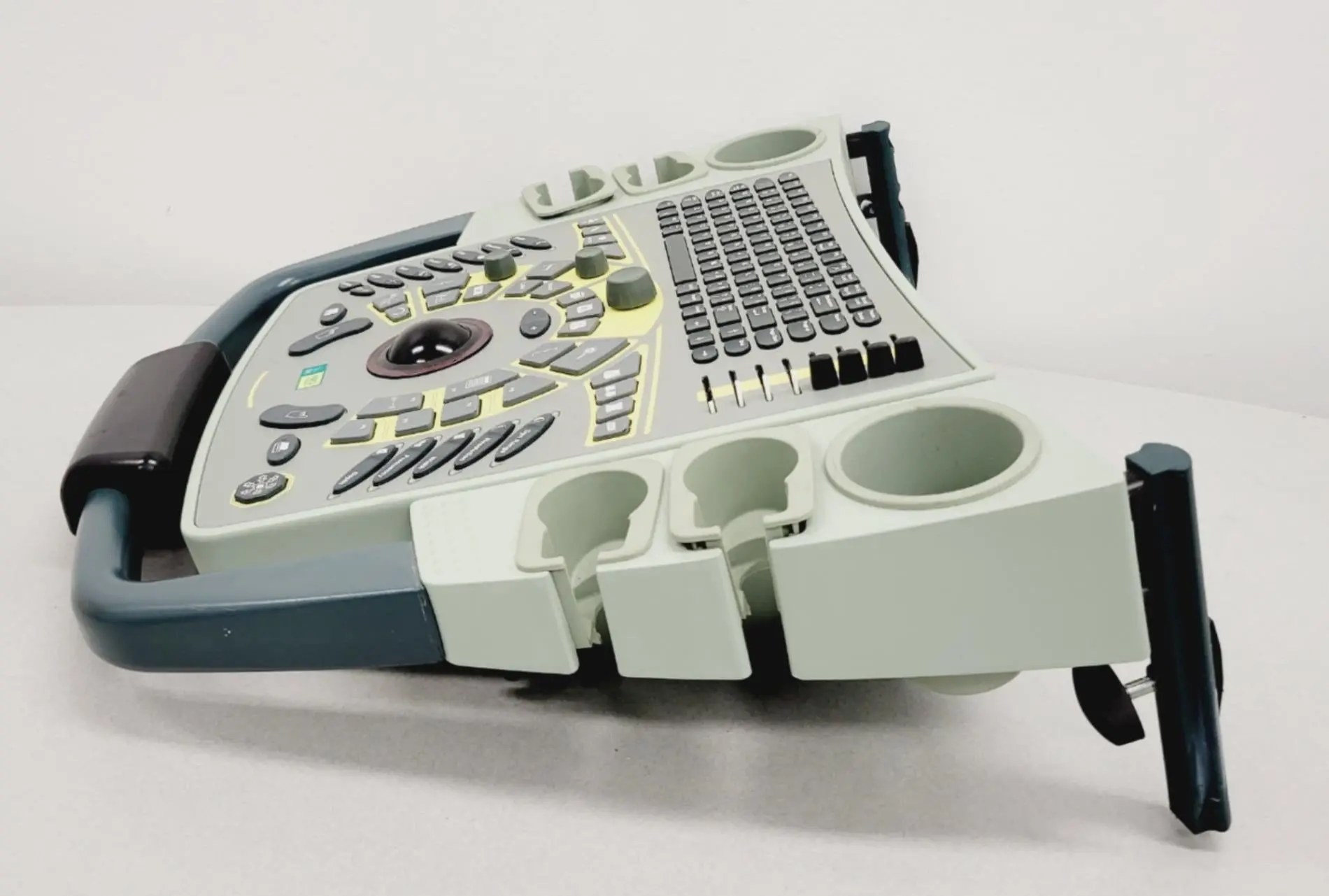 BK Medical ZN0046 Keyboard & Trackball Assembly for a 2202 Ultrasound System - Image 4
