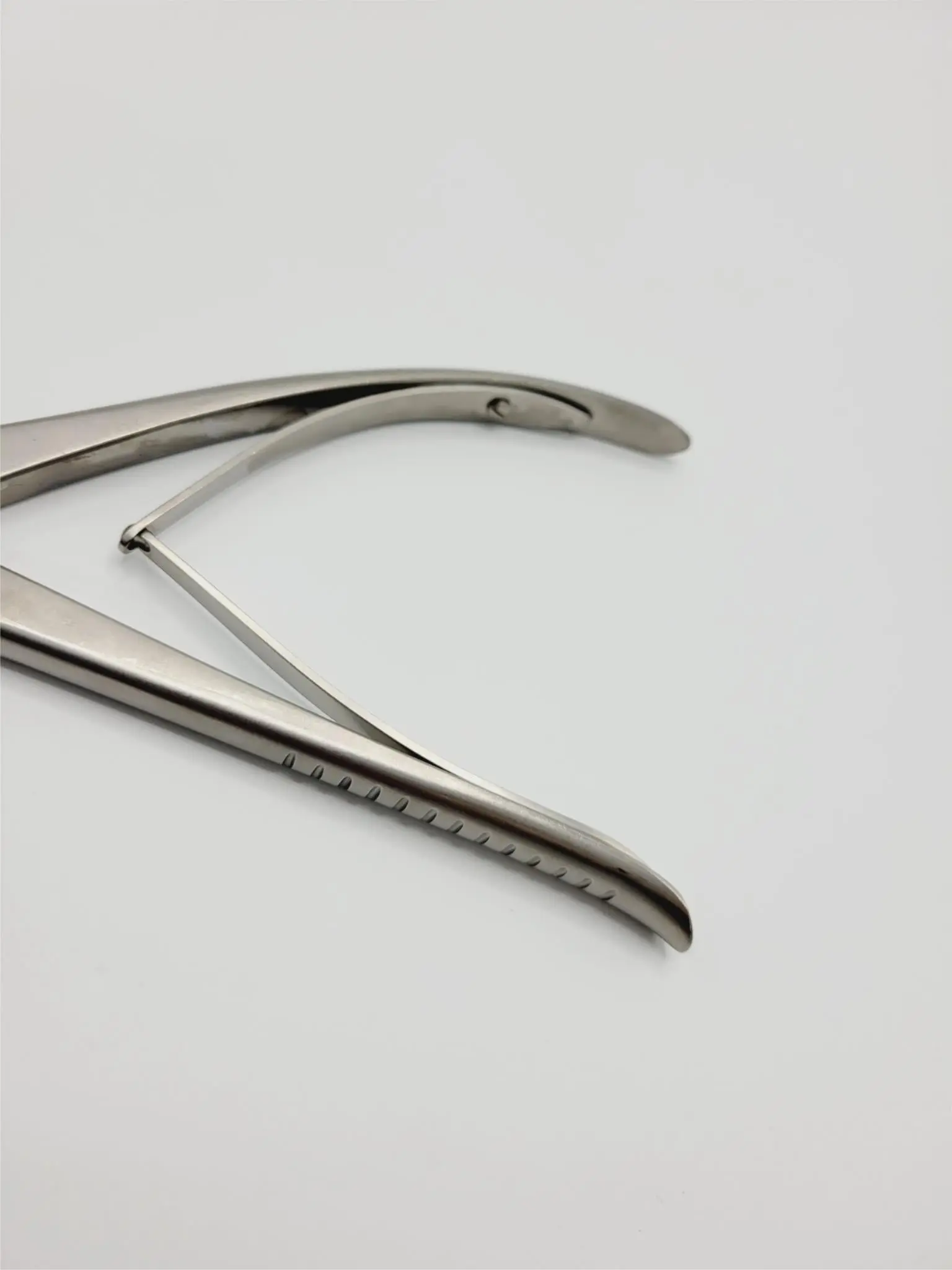 Boss 26-1096 Leksell Rongeur Lt Double Auction Curved Handle 8mm Jaws Wide 9" - Image 3