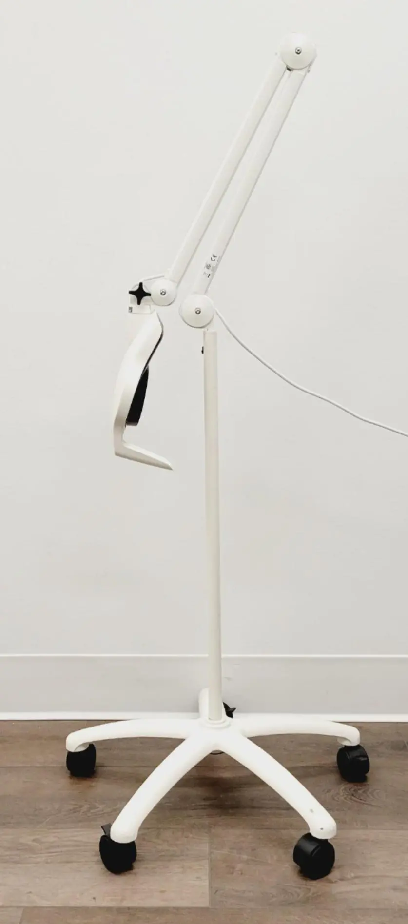 Burton SELEDFL Super Exam LED White Light with Floor Stand Medical Exam Lamp - Image 4