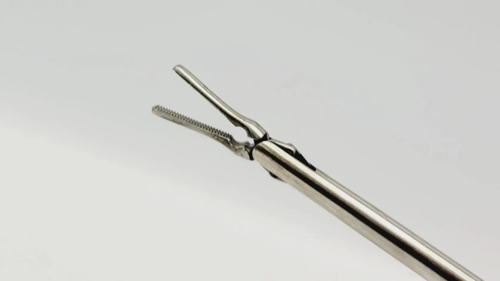 CardioVations FR-SND-22-5 Grasping Forceps 13-1/4" - Image 3