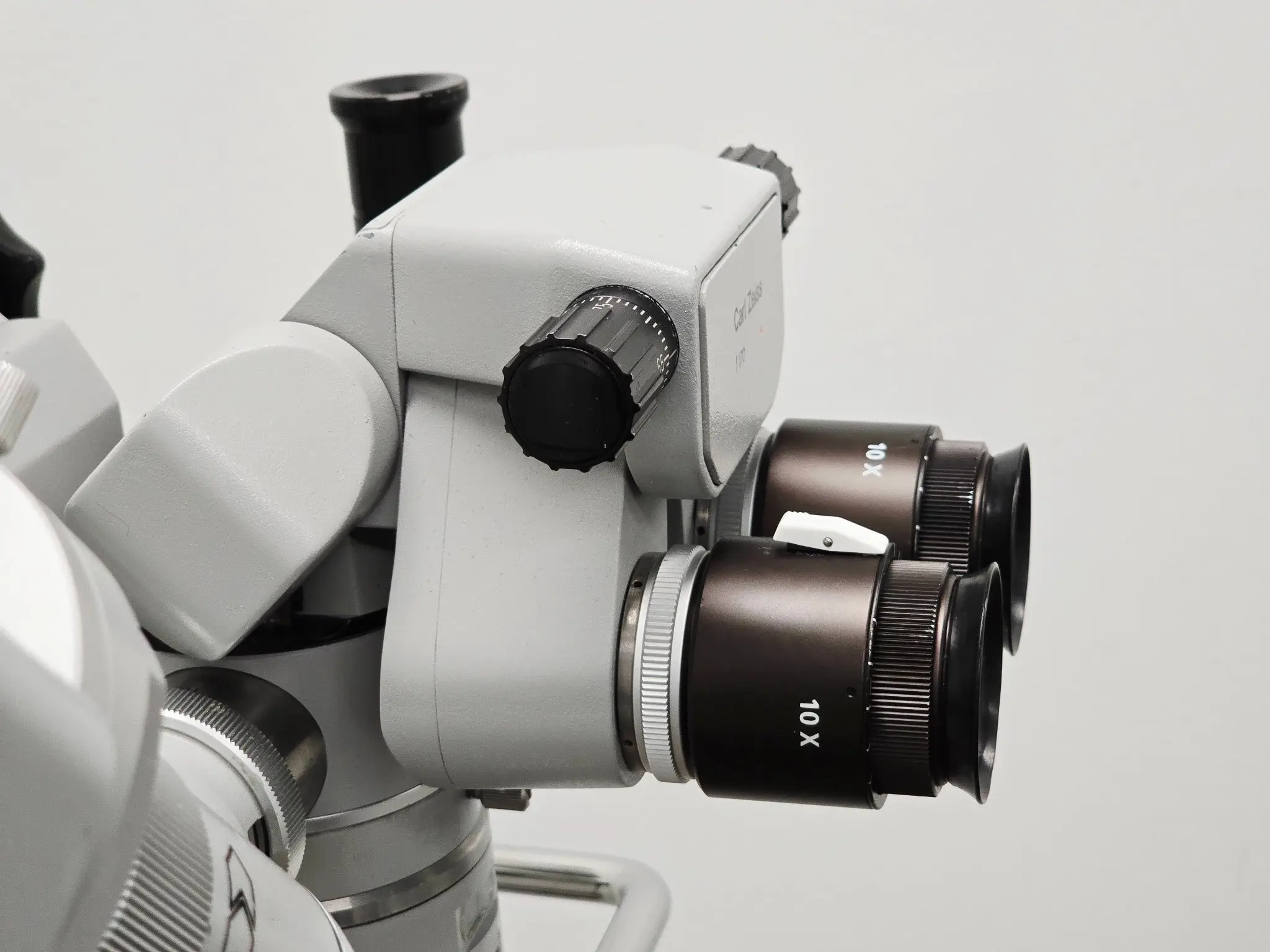 Carl Zeiss OPMI MD S5 Surgical Microscope System w/ Foot Control - Image 11
