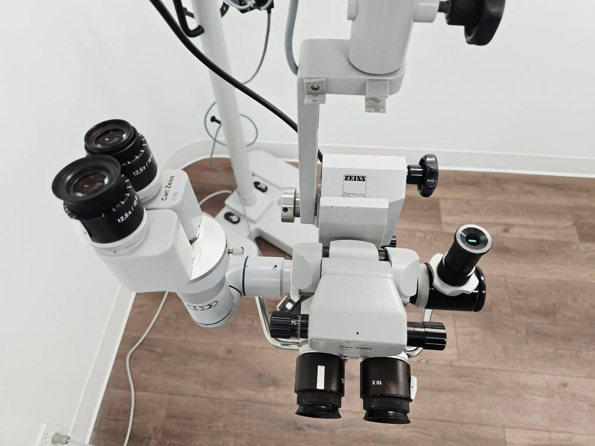 Carl Zeiss OPMI MD S5 Surgical Microscope System w/ Foot Control - Image 20