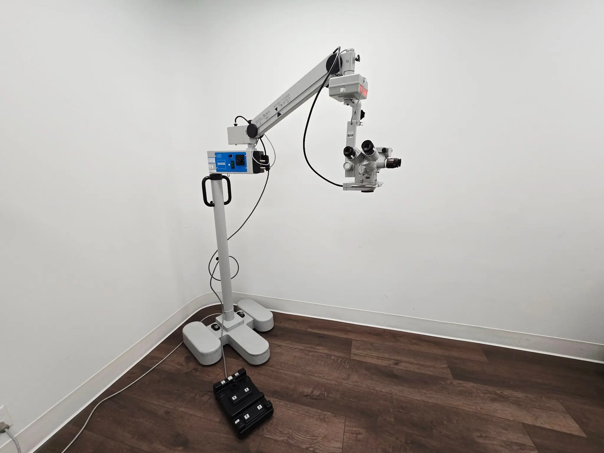 Carl Zeiss OPMI MD S5 Surgical Microscope System w/ Foot Control - Image 28