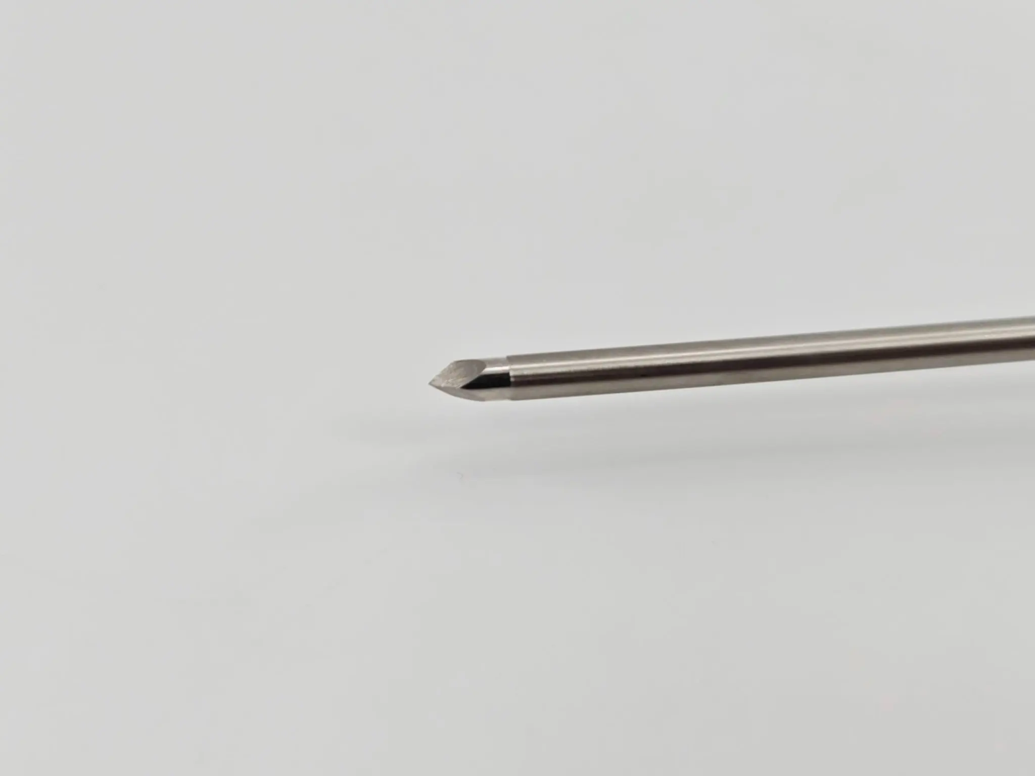 ConMed Linvatec C3255 3.5mm Sharp Trocar 4-3/4" - Image 4