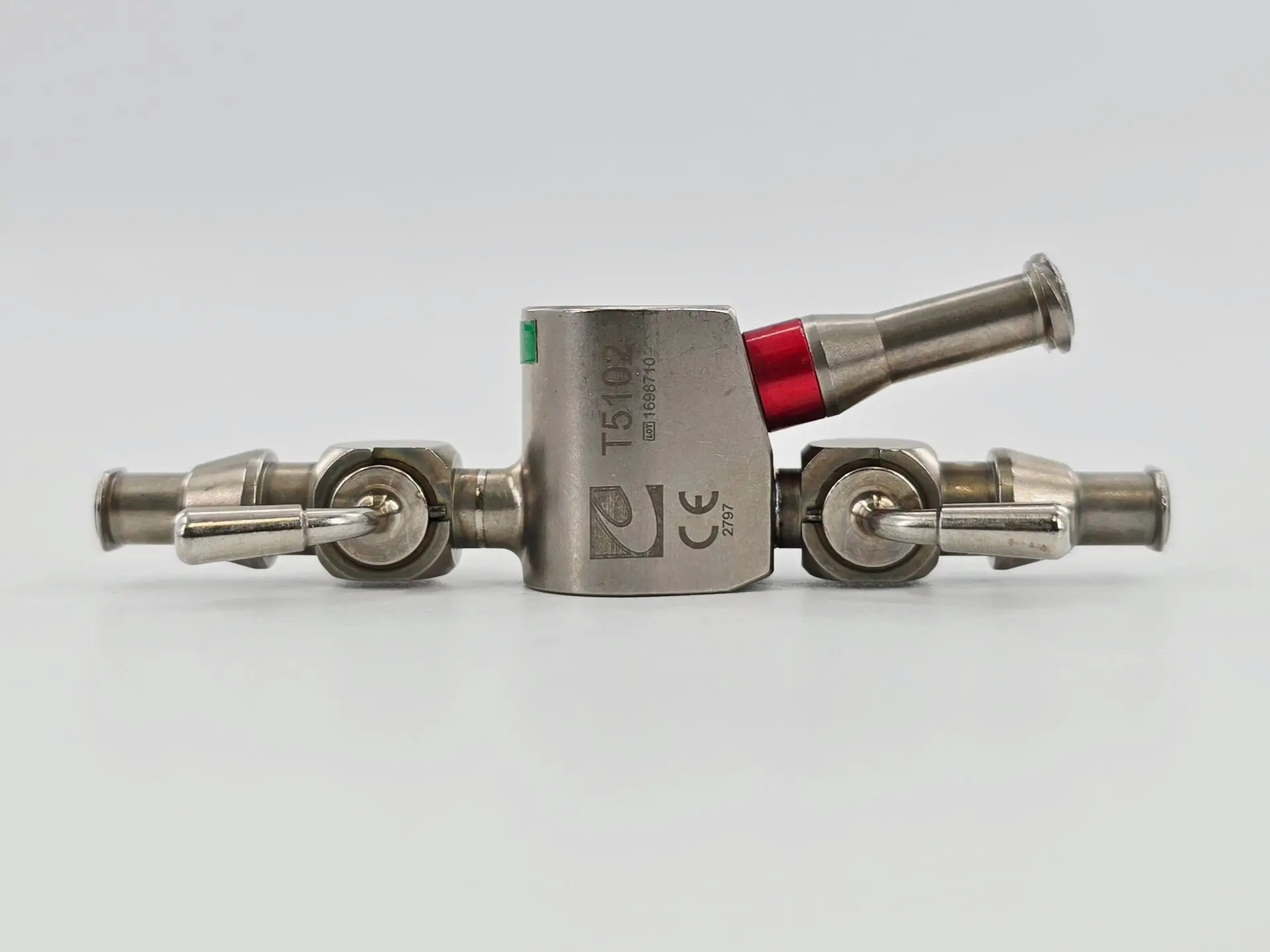 ConMed Linvatec T5102 Pressure Sensing Double Stopcock Assembly 3-1/8" - Image 2