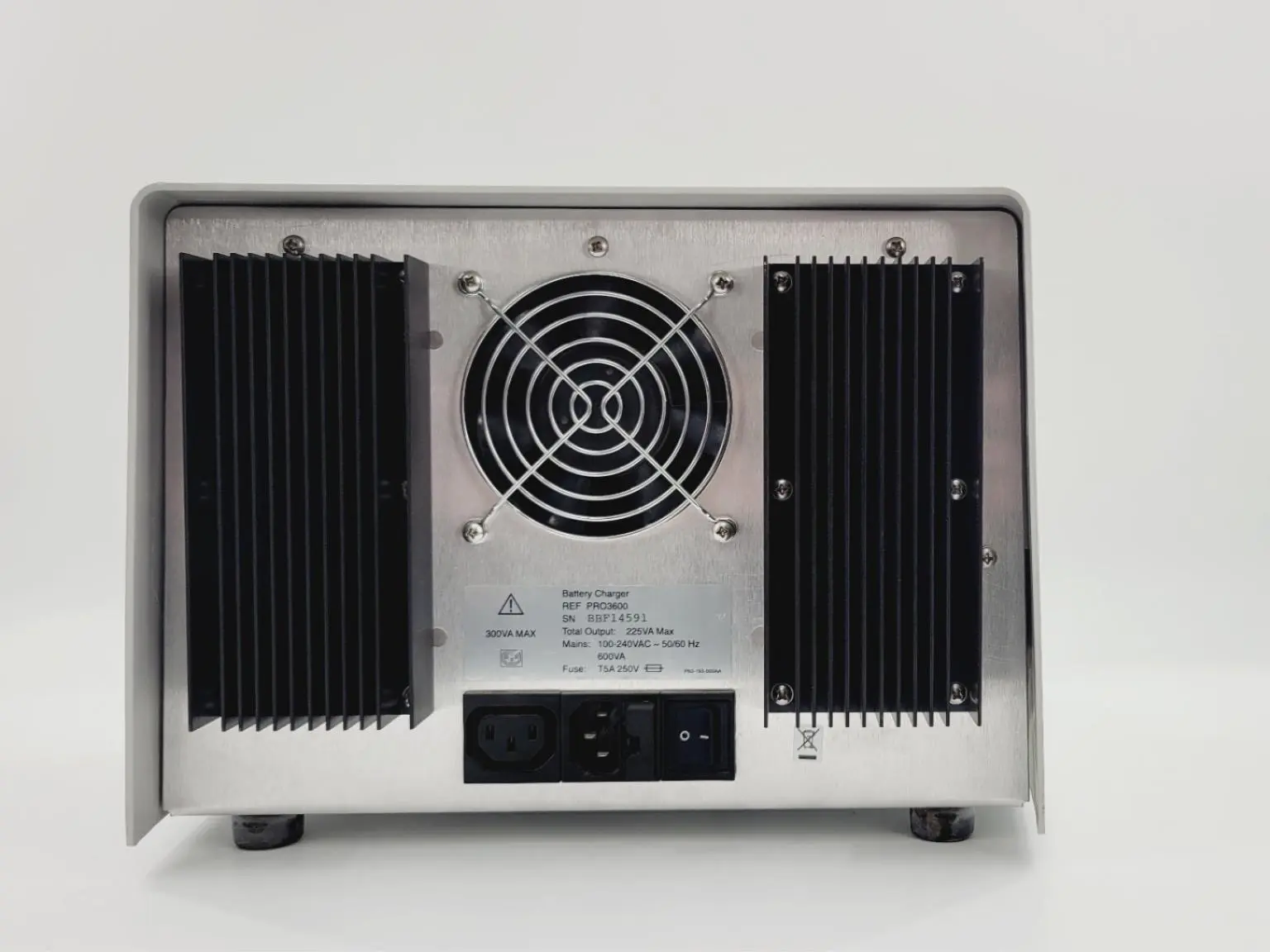 ConMed PRO3600 Battery Charger - Image 3