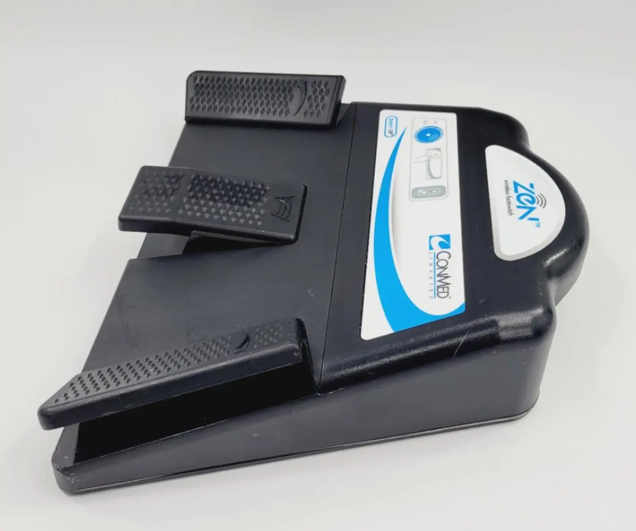 ConMed W1000 Linvatec Smart OR Zen 3 Pedal Wireless Footswitch - Image 2
