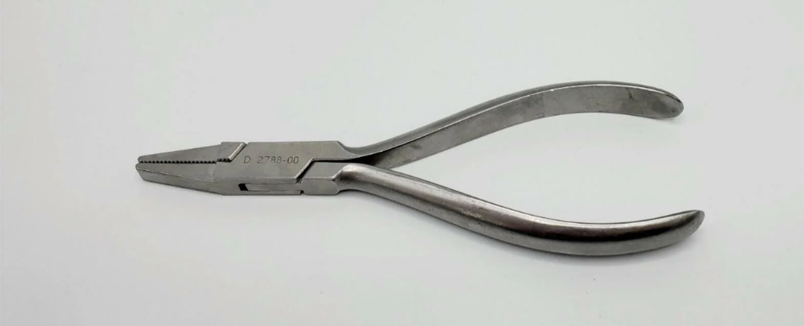 DePuy 2788-00 Flat Nose Pliers 5mm Orthopedic 5-3/4" - Image 2