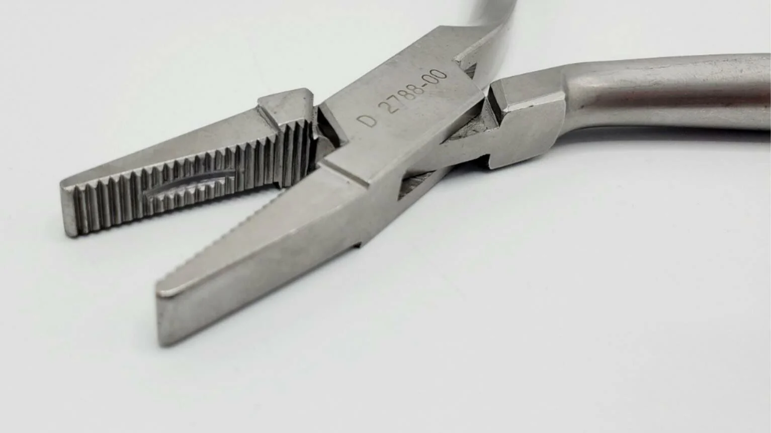 DePuy 2788-00 Flat Nose Pliers 5mm Orthopedic 5-3/4" - Image 3