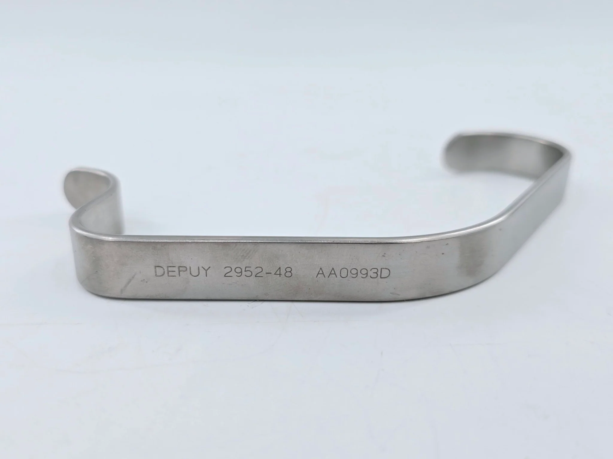 DePuy 2952-48 Restore Femoral Retractor, Large Arthroscopy 6" - Image 3