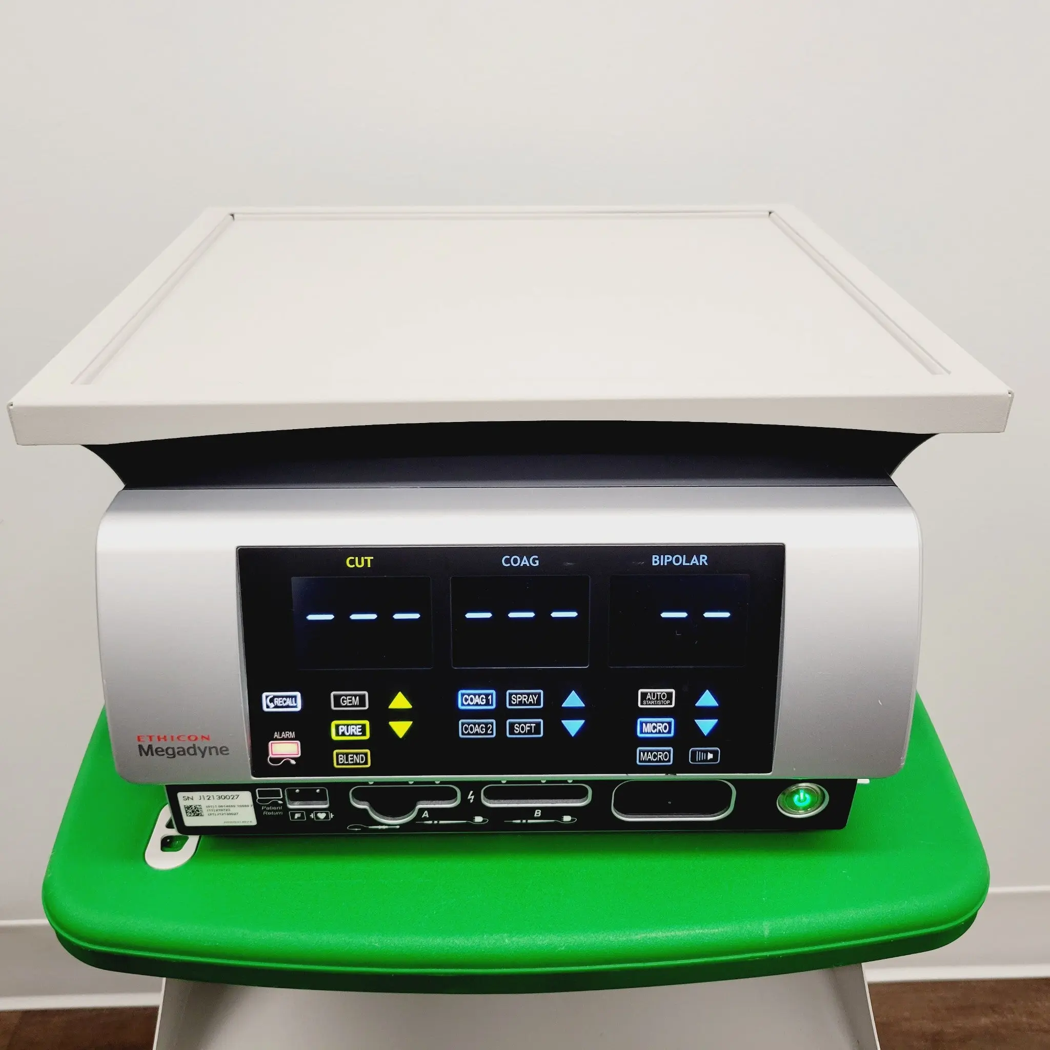 Ethicon Megadyne MEGEN1 Electrosurgical Generator w/ Foot Pedal & Rolling Cart - Image 3
