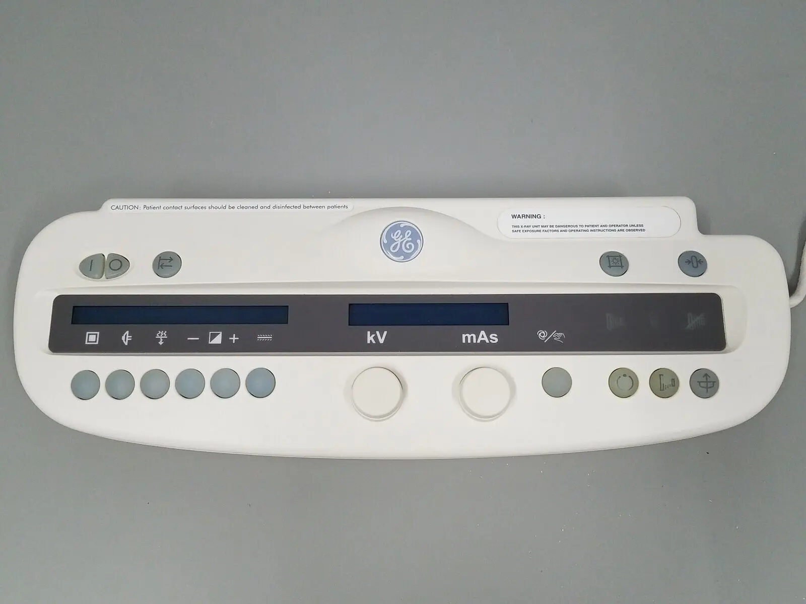 GE 2235013-2 Senographe DMR+ Control Console - Image 3