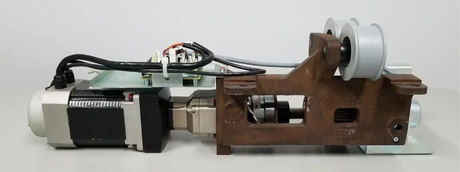GE Discovery XR656 Overhead Tube Crane Motor Assembly 5117763 Rev 3 - Image 3