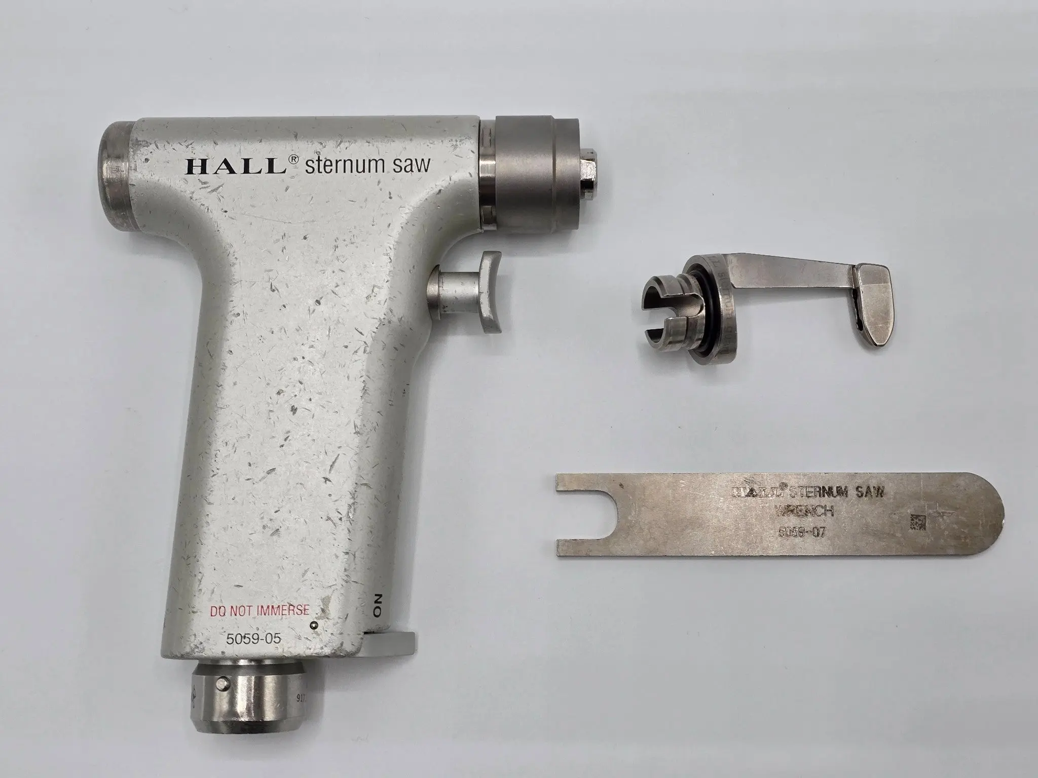 Hall 5059-05 Sternum Saw Handpiece w/ 5059-06 Sternum Guard & 5059-07 Wrench - Image 2
