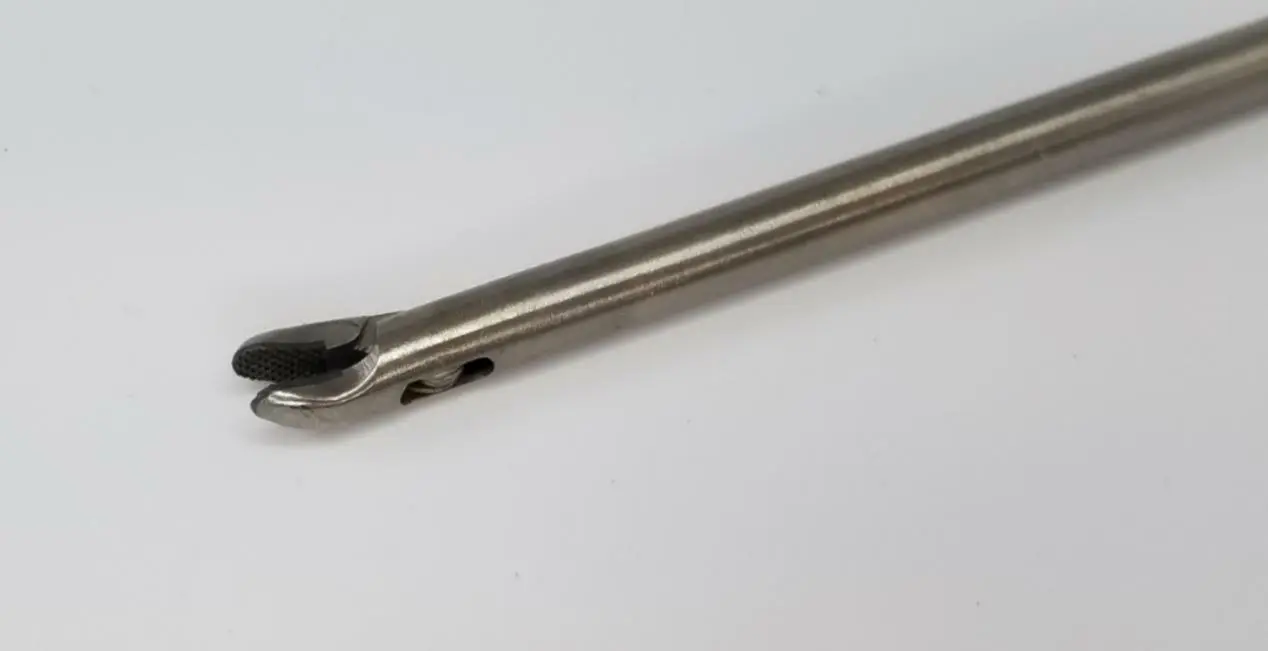 Heartport ND-CX-22-5 Laparoscopic Curved Serrated NH Grasper 13-1/4" - Image 3