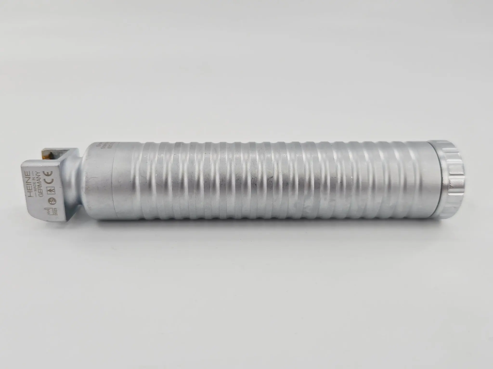 Heine F-008.22.820 EasyClean LED Laryngoscope Blade Handle 6-1/4" - Image 2