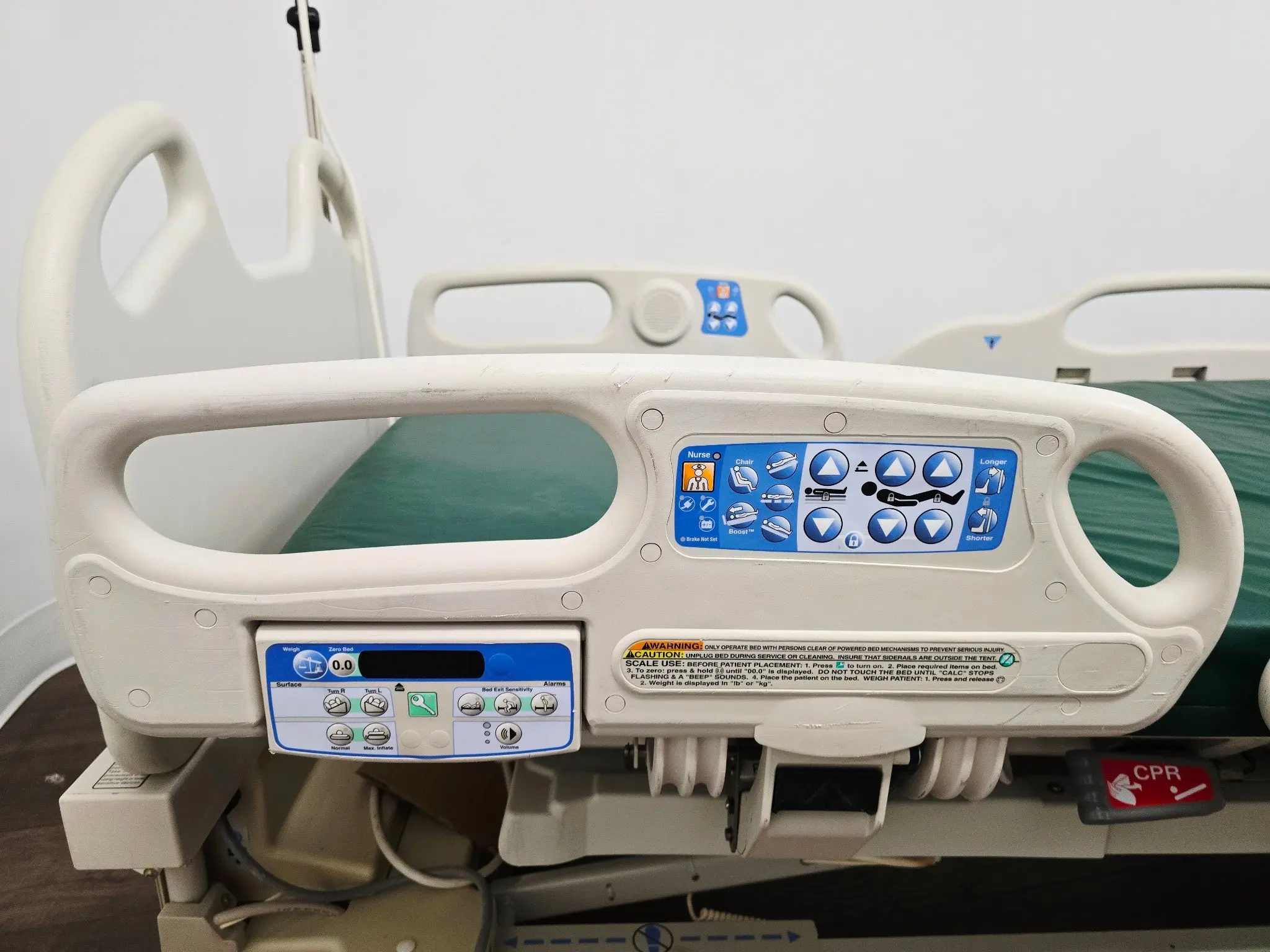 Hill-Rom P3200 VersaCare Electric Hospital Bed w/ Scale & Mattress - Image 4