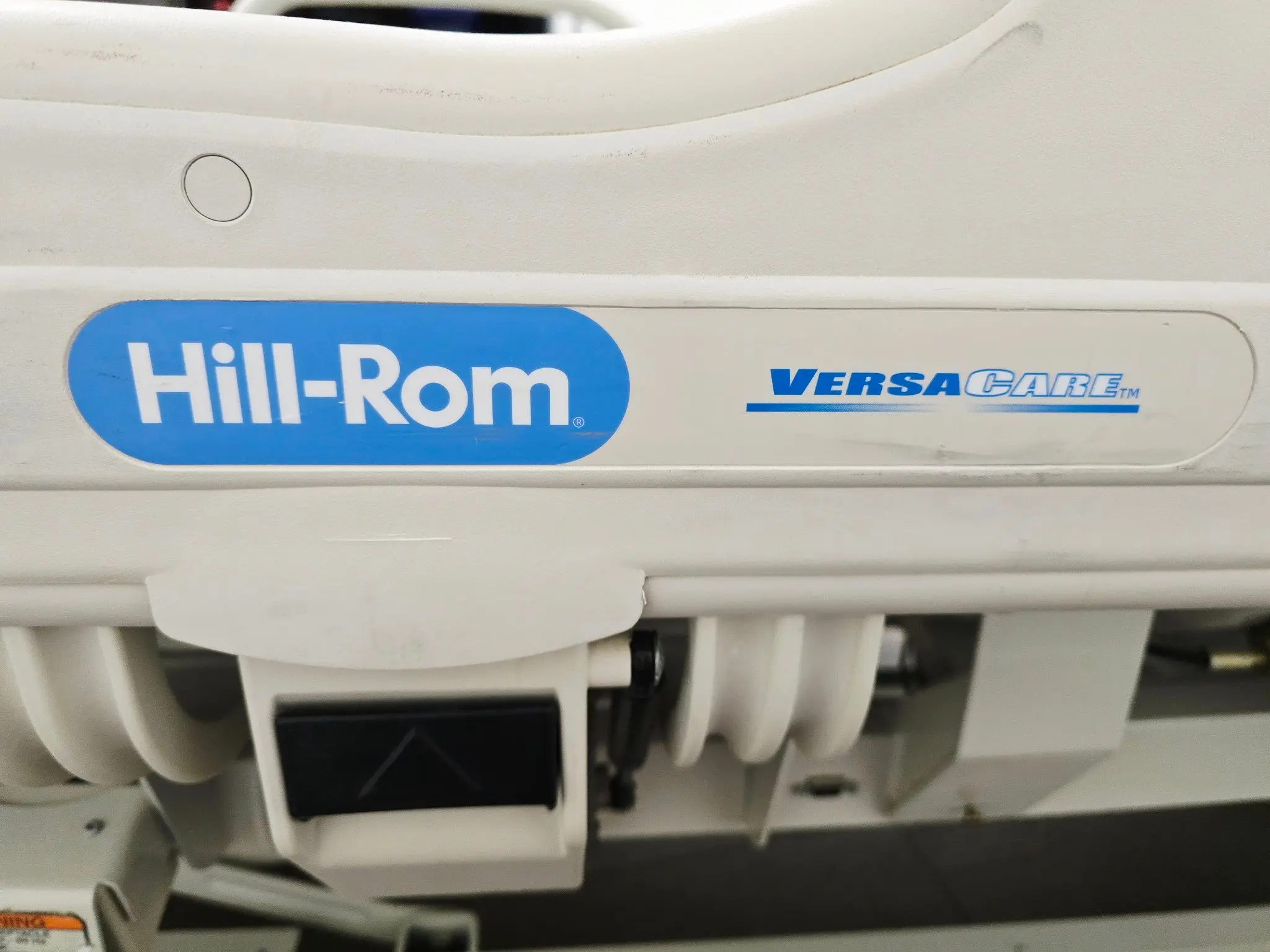 Hill-Rom P3200 VersaCare Electric Hospital Bed w/ Scale & Mattress - Image 9