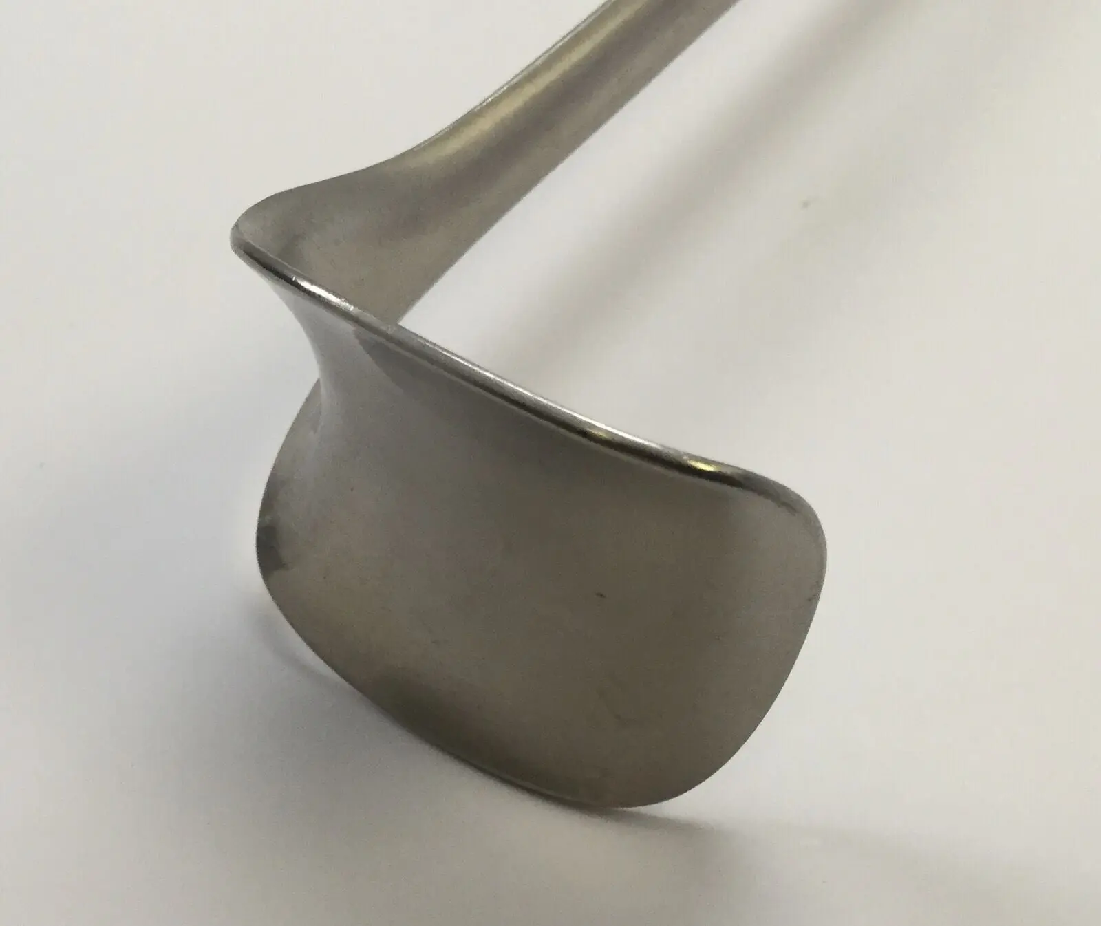 Jarit 201-157 Surgical 1-1/2" x 1-5/8" Hollow Grip Richardson Retractor 9-3/4" - Image 2