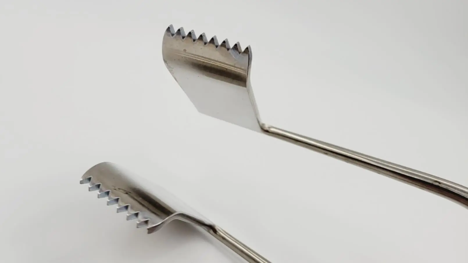 Jarit 205-245 Meyerding Laminectomy Retractor Serrated Blades 1" x 2-3/8" 7-3/4" - Image 2
