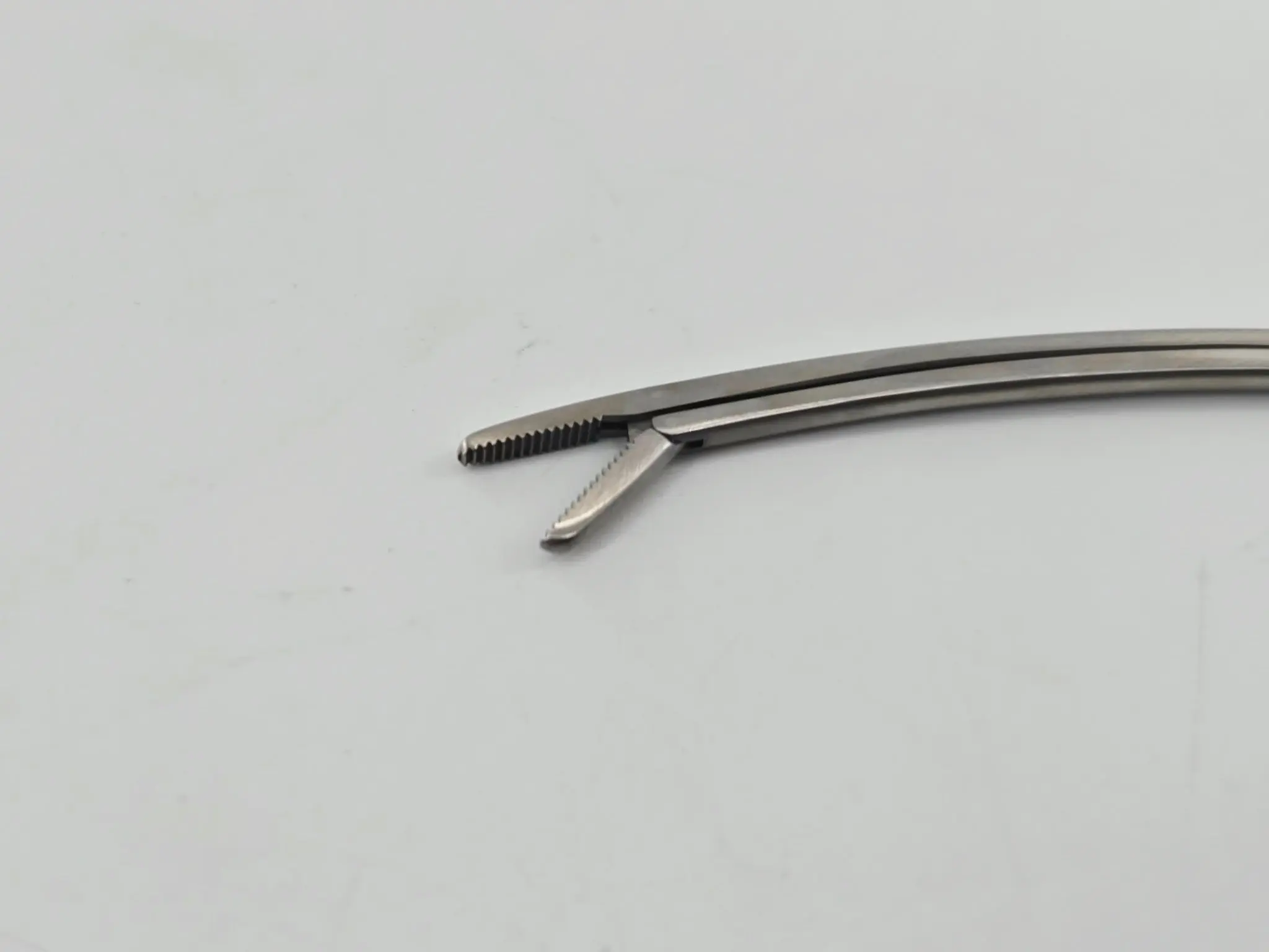 Jarit 270-185 Carroll Tendon Retriever Curved Shaft Serrated Jaws 5-1/2" - Image 4