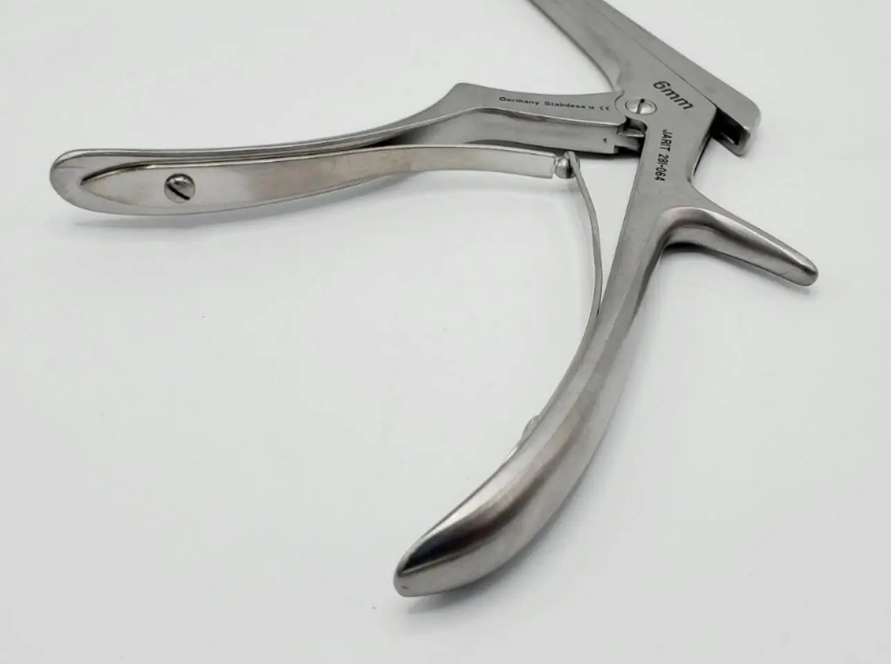 Jarit 281-064 Kerrison Micro Rongeur 90° Up Bite 1mm Tip 11" - Image 4
