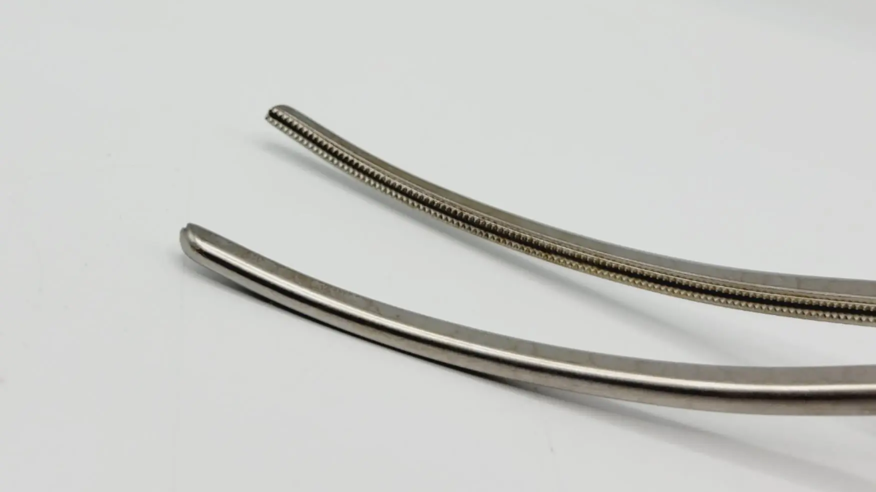 Jarit 320-289 Wylie Hypogastric Clamp Cardio Grip 1 x 2 Teeth Curved 8-1/2" - Image 2