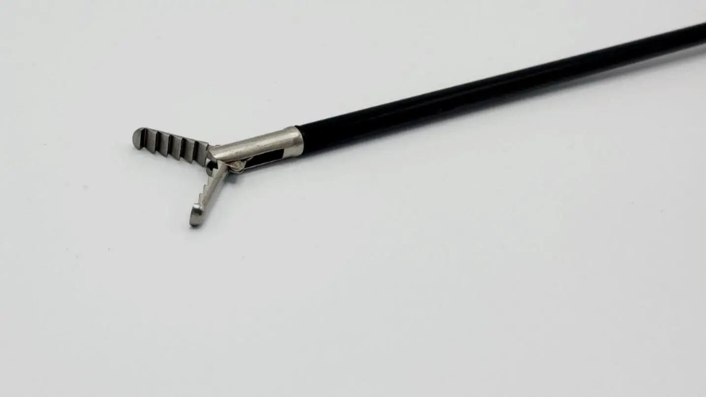 Integra Jarit 600-119 Forceps Retrograde Grasping Ratchet Handle Insulated 5mm 17-1/4" - Image 3
