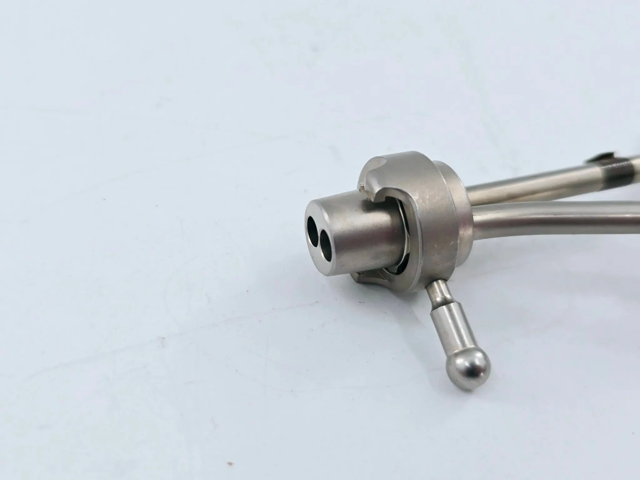 Karl Storz 27068 CD Endoscopy Telescope Bridge w/ 5Fr. Channel & Stopcock 3-3/8" - Image 3