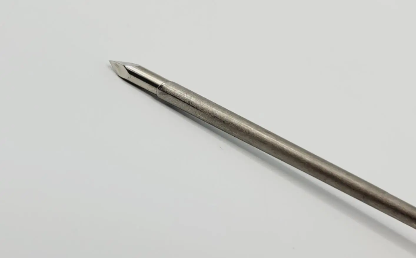 Karl Storz 30114G2 Cannula 3.5mm w/ 30114C Pyramidal Tip Trocar 8" - Image 3