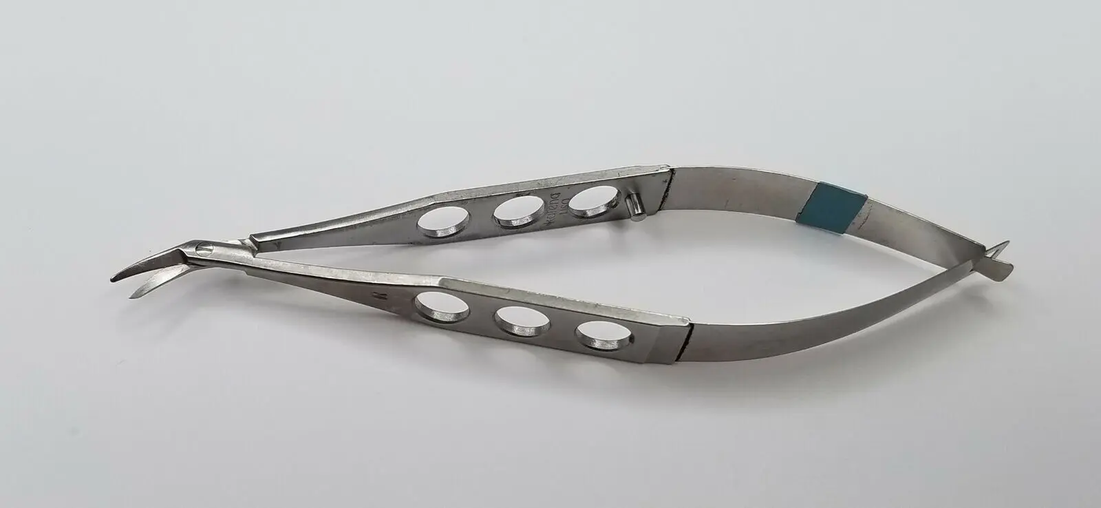 Katena K4-1020 Medium Right Castroviejo Corneoscleral Scissors 4-1/4" - Image 2