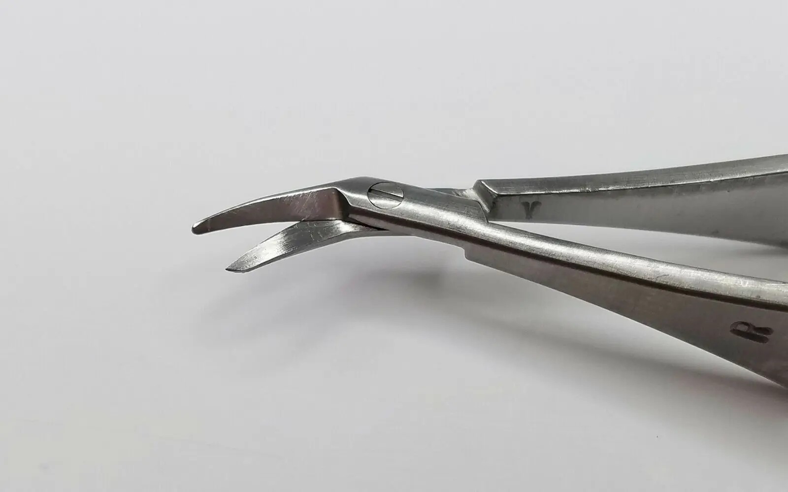 Katena K4-1020 Medium Right Castroviejo Corneoscleral Scissors 4-1/4" - Image 3