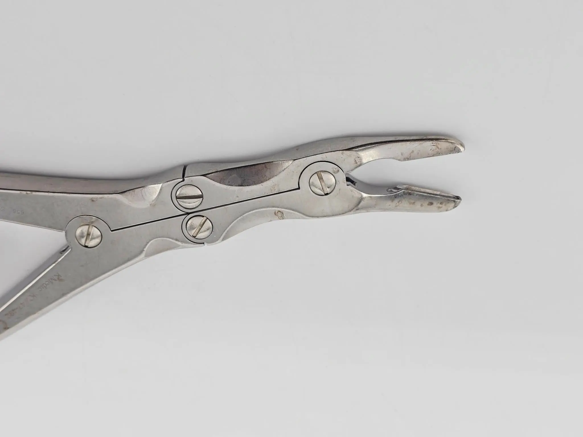 KMedic KM47-492 Leksell Rongeur 15° Curved 9x16mm 9” - Image 3